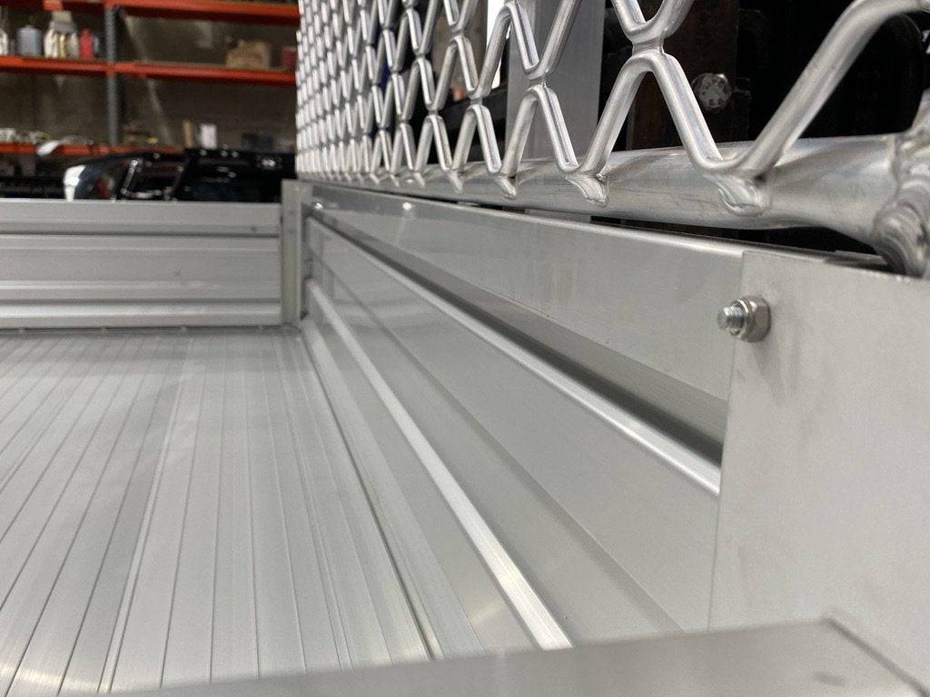 2400 Single Cab Commercial Aluminium Tray - Image 19