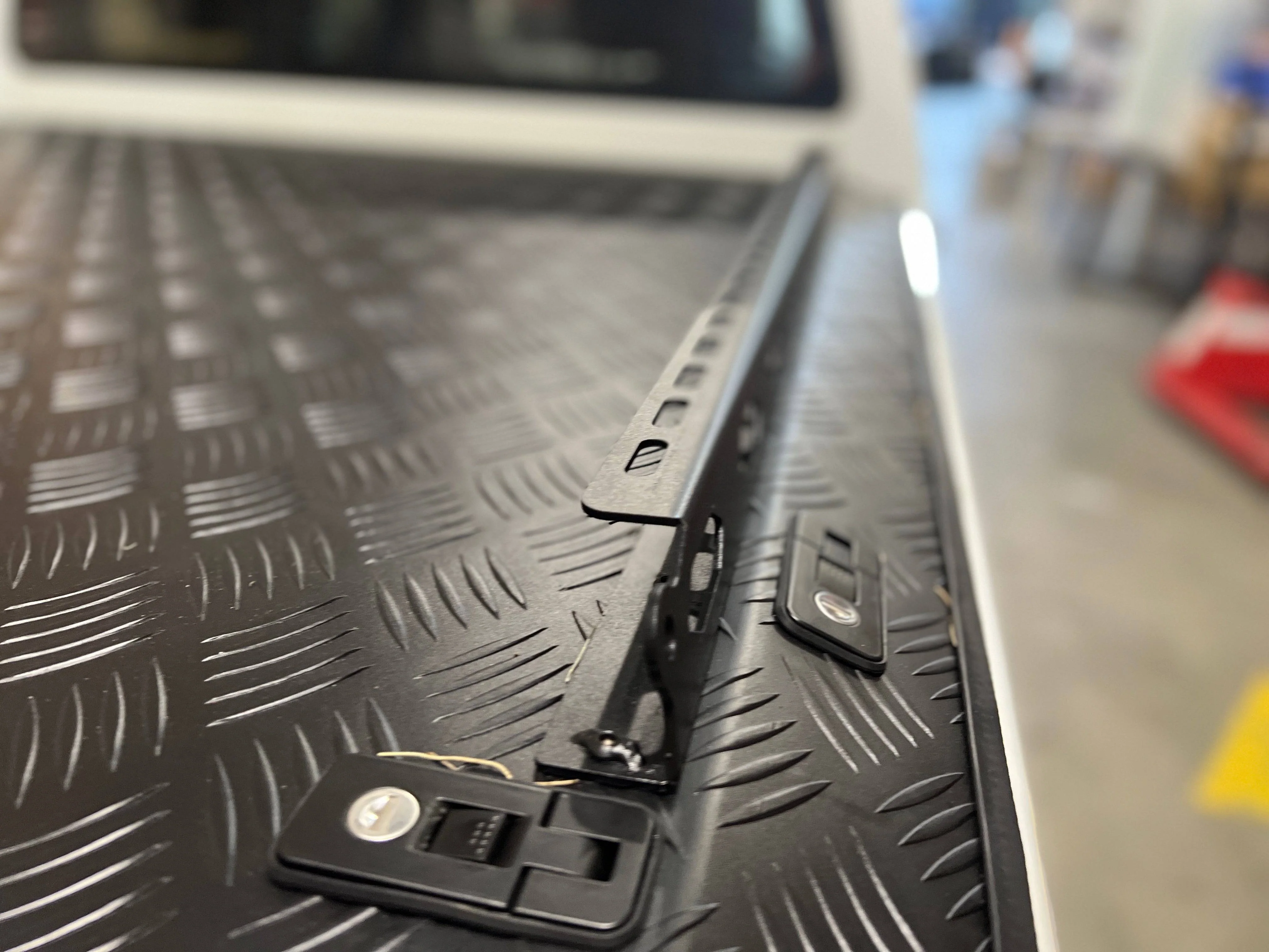 Aluminum Hard Lid Suits Isuzu Dmax / Holden Colorado / Mazda BT50 2020+ - Image 31