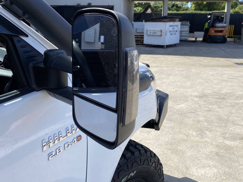 Extendable Towing Mirror Suitable for Toyota Hilux 2015-2020+ (Blinker) - Image 19