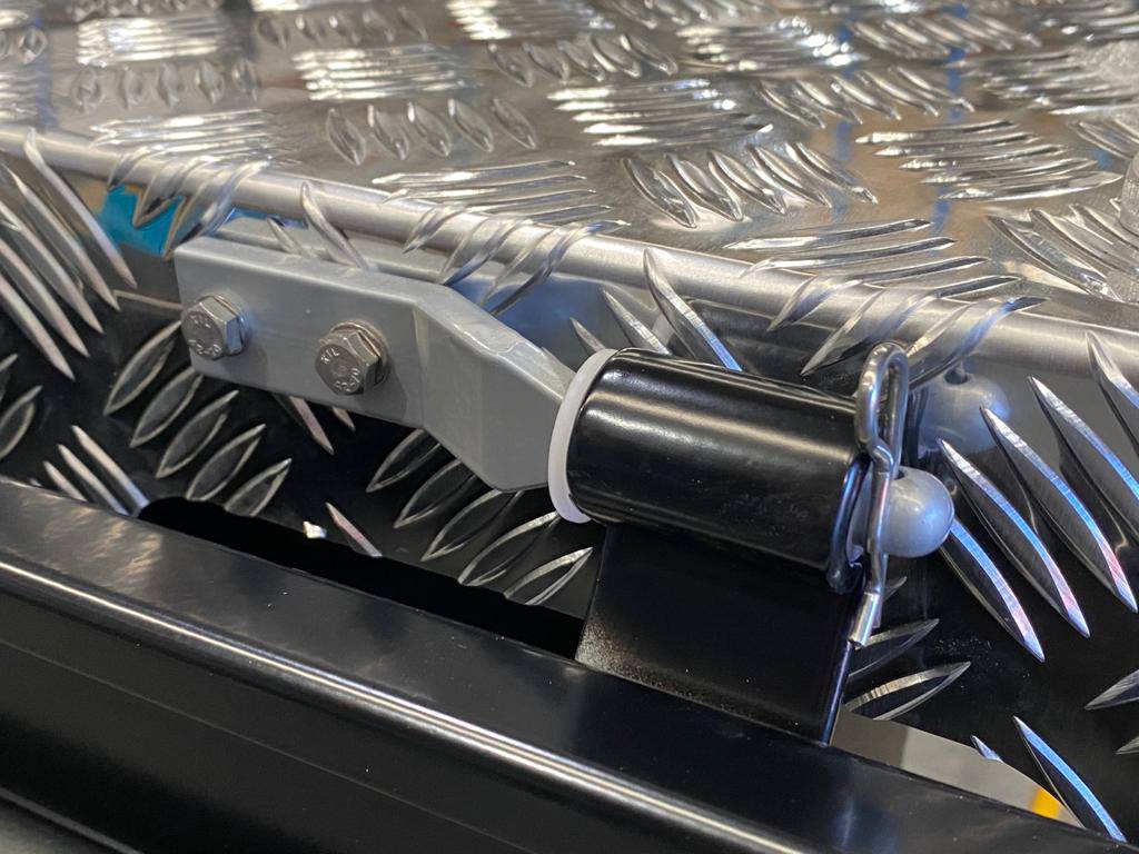 Half Diamond (Edition) 1800 Wide Aluminum Dual Cab Tray - Image 15