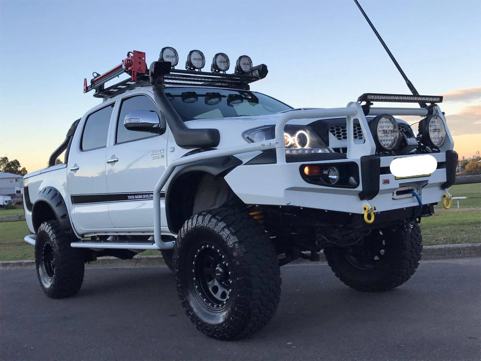 6 pcs Jungle Flares Suitable for Toyota Hilux 2005-2011 (Full Set) - Image 10