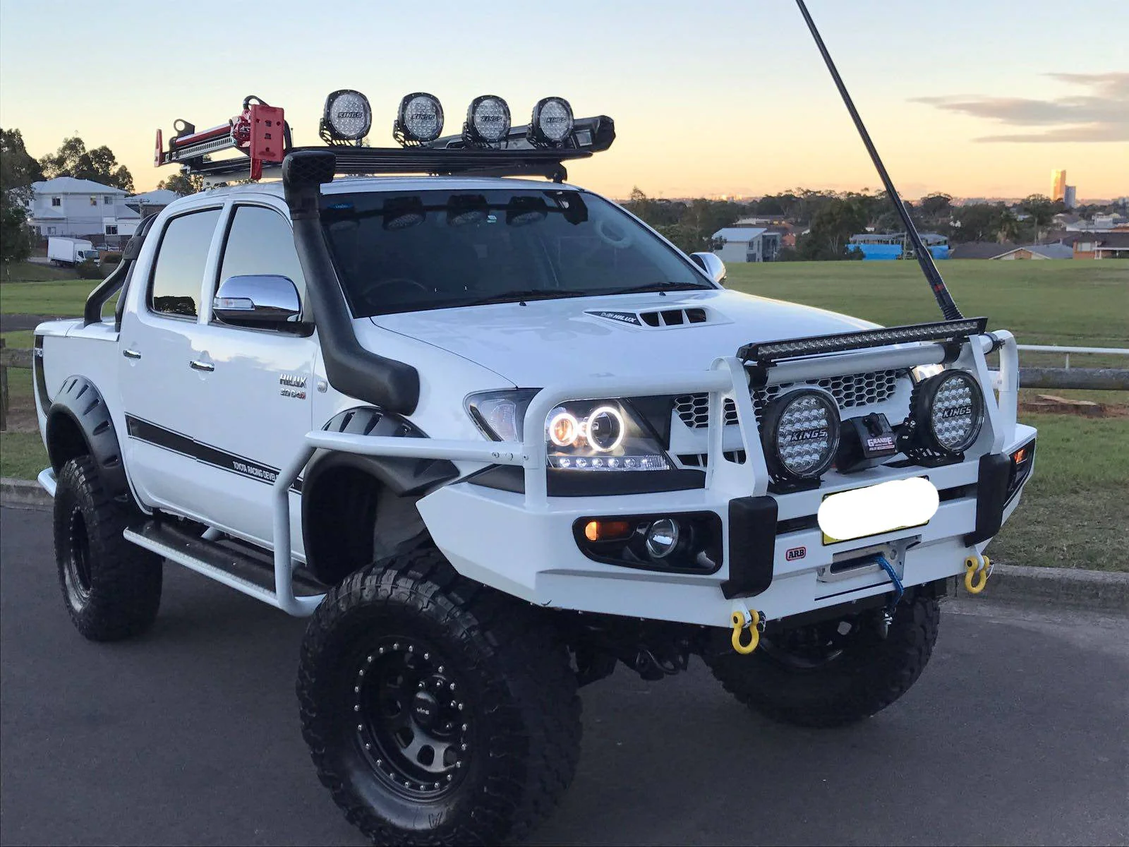 6 pcs Jungle Flares Suitable for Toyota Hilux 2005-2011 (Full Set) - Image 8